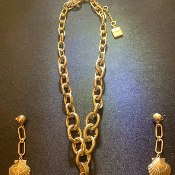 Seashell necklace & earring set great fresh look for summer - Picture 4 of 5